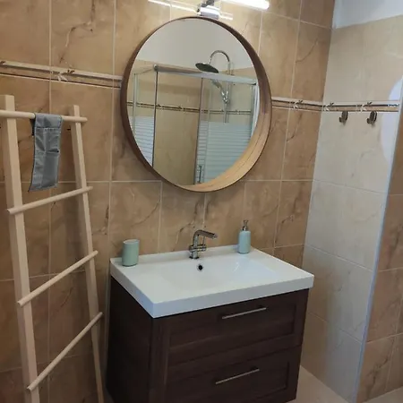 Barracks 1856 * ואטי