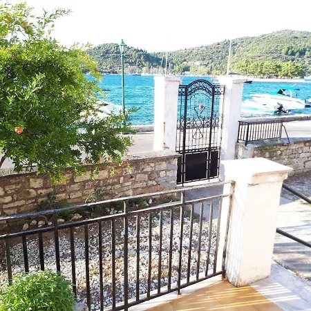 Barracks 1856 * ואטי